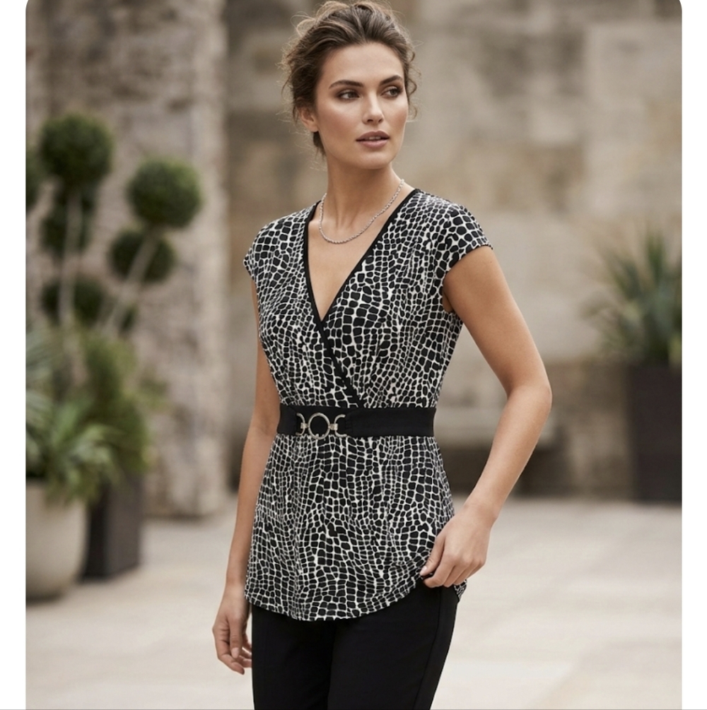 Apt. 9 Black and White Patterned Blouse